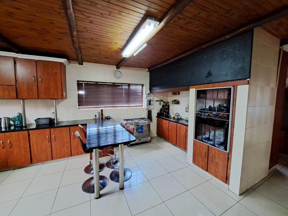 5 Bedroom House