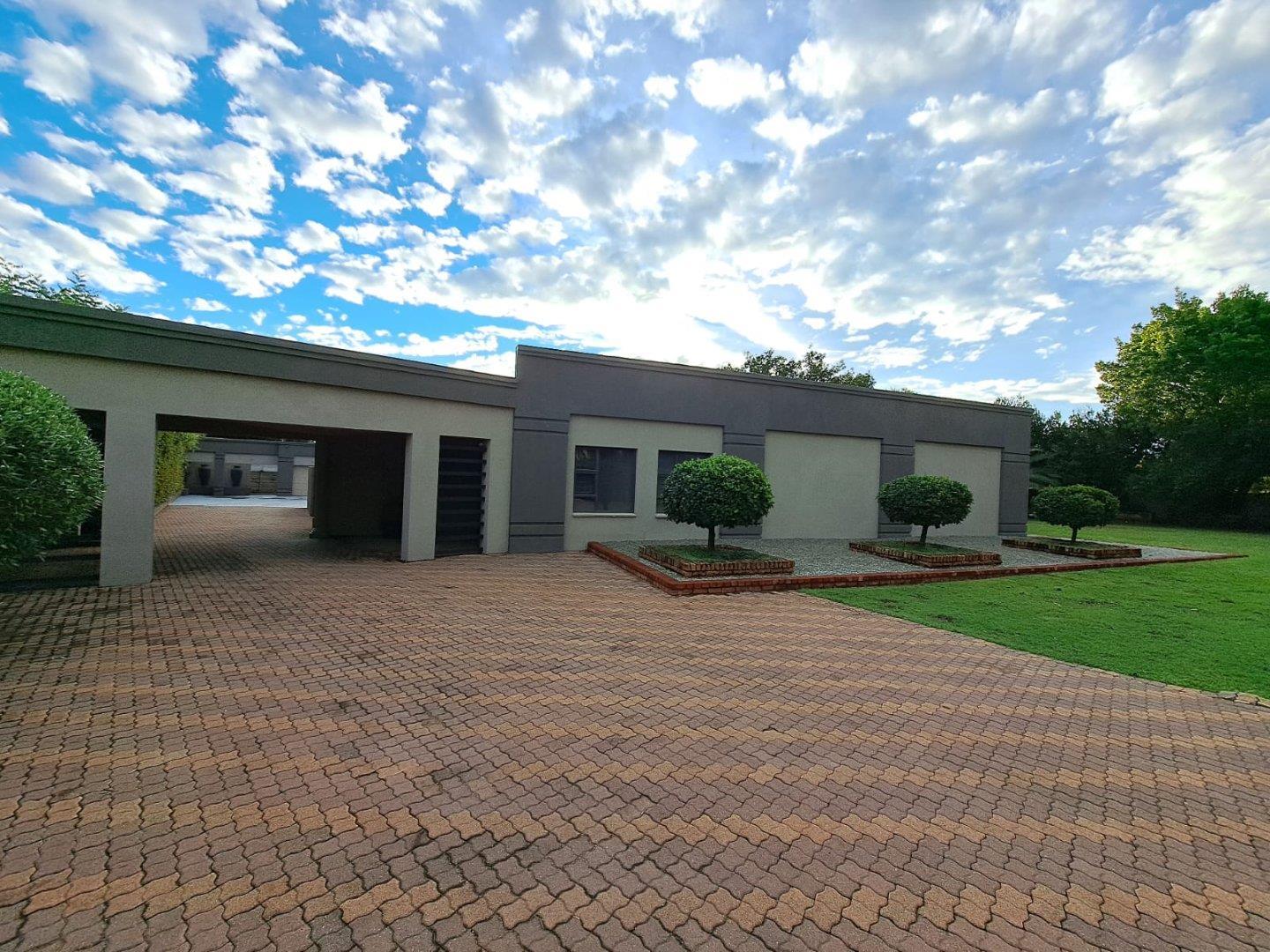 5 Bedroom House