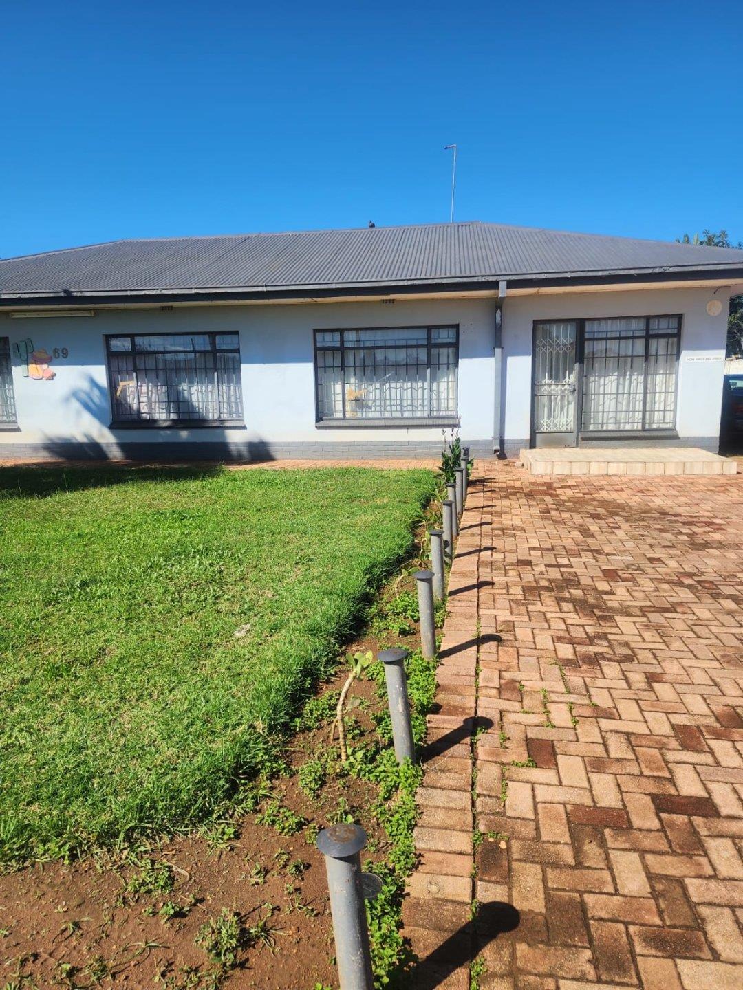 5 Bedroom House