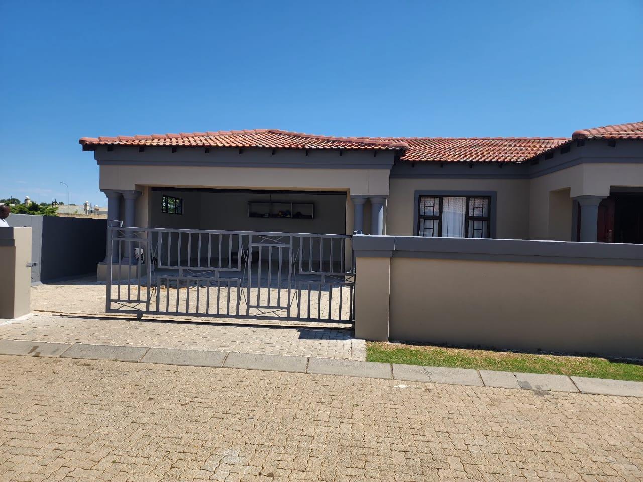4 Bedroom Townhouse