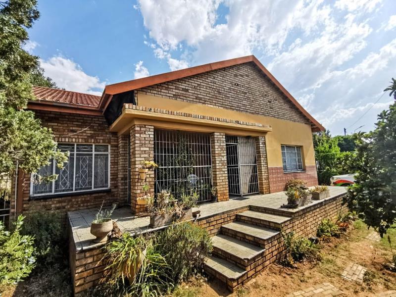 5 Bedroom House