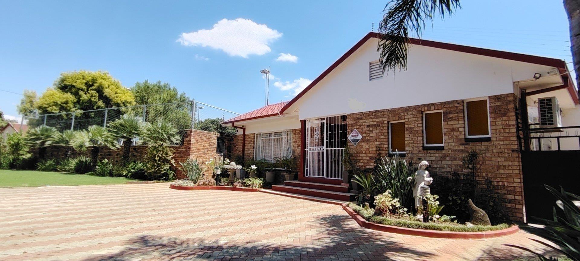 5 Bedroom House