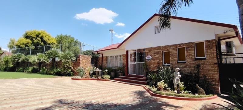 5 Bedroom House