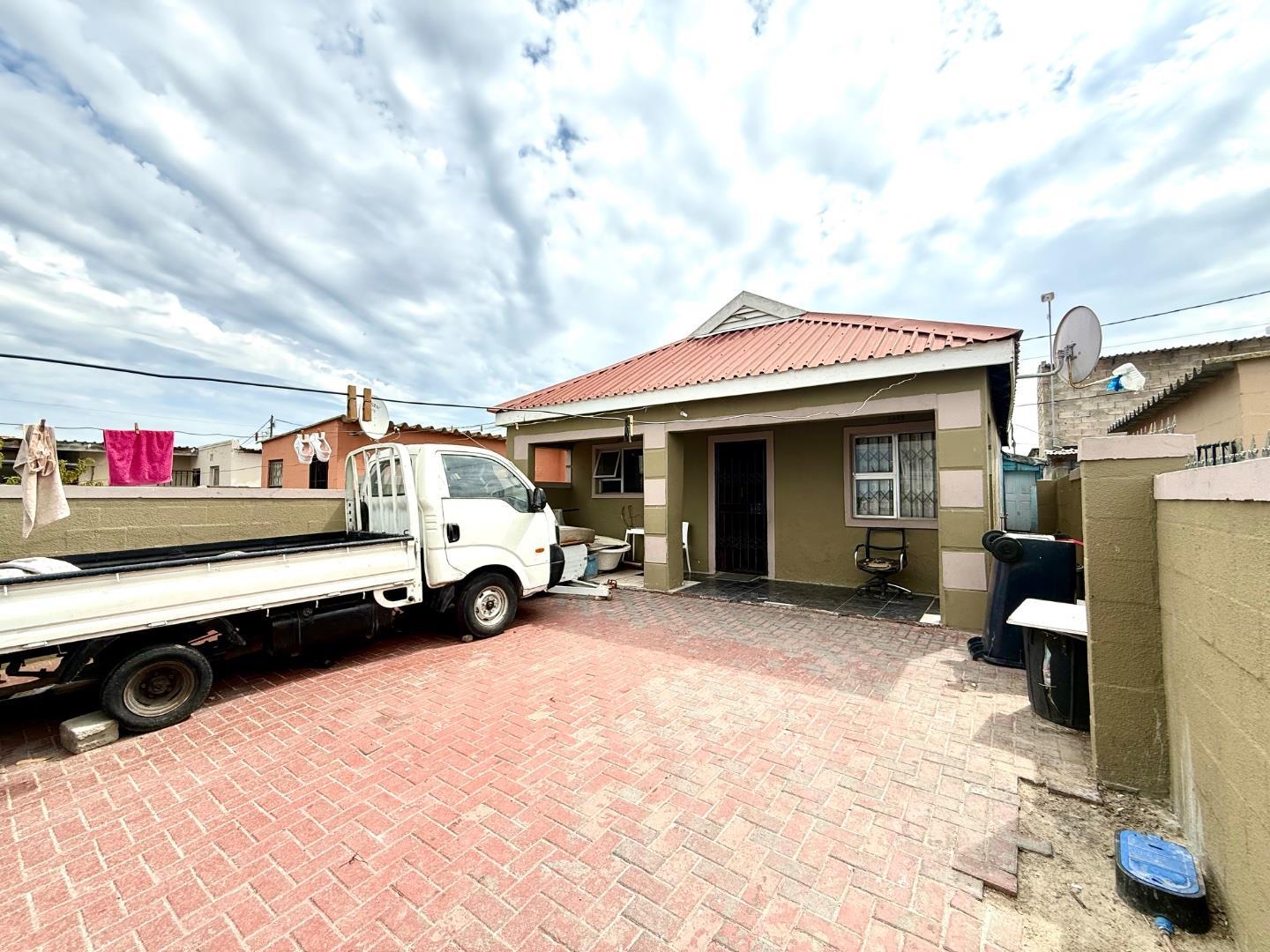 5 Bedroom House