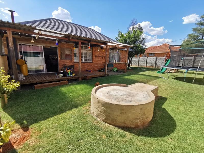 2 Bedroom House