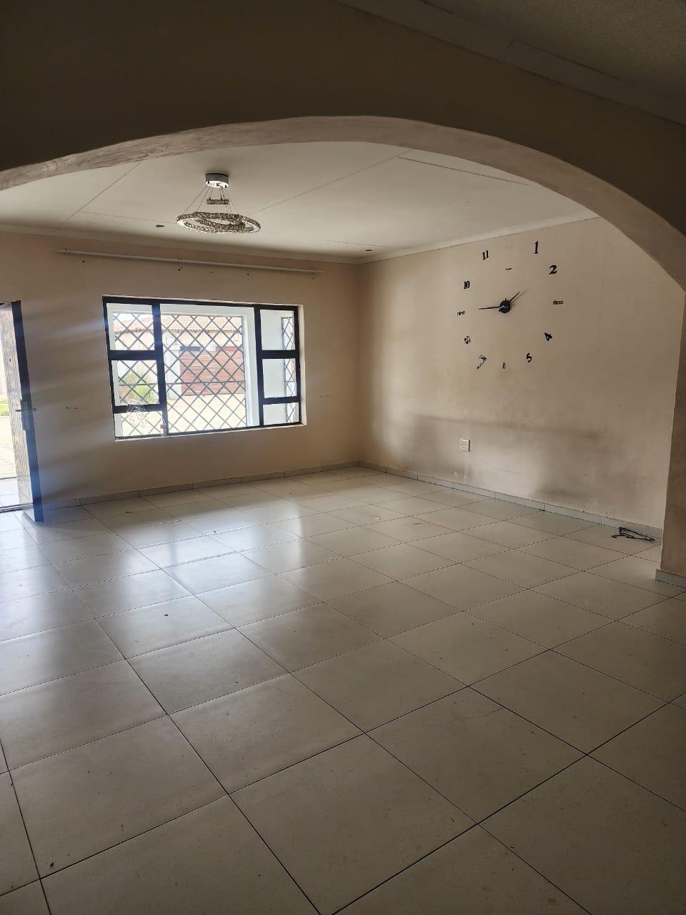 5 Bedroom Townhouse